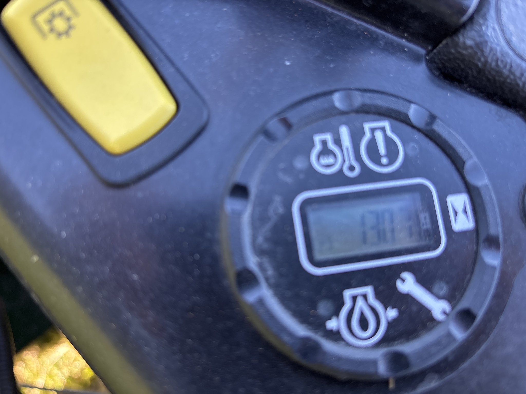 Used 2023 John Deere Z930M Zero Turn Mowers at Koenig Equipment in Urbana, OH - PhotoXL18