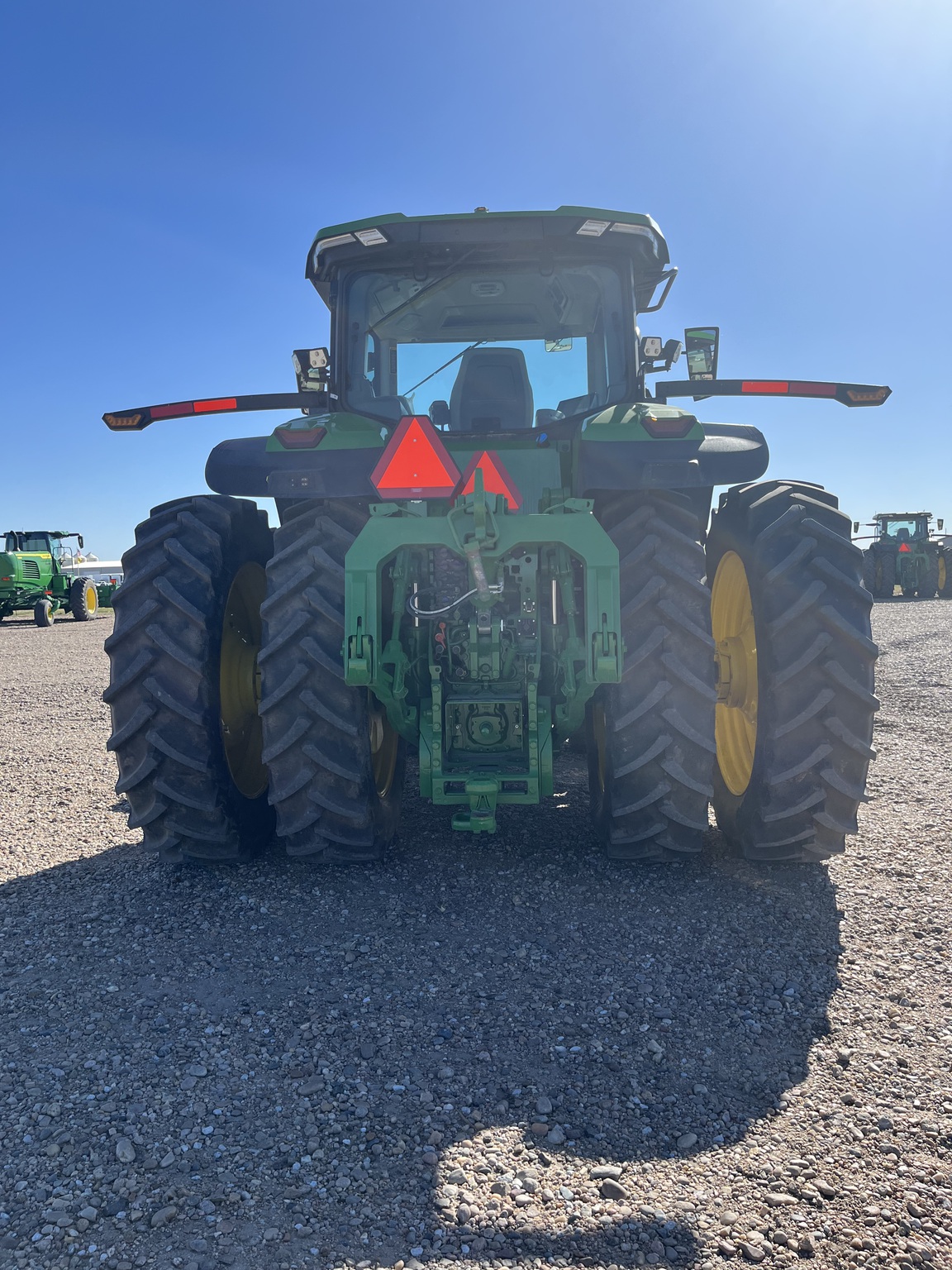 2025 John Deere 8R 340 Image 6