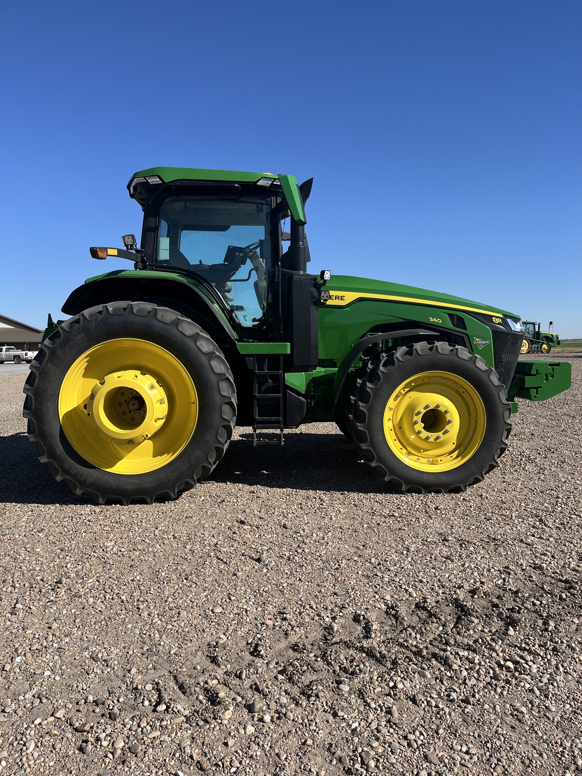 2025 John Deere 8R 340 Image 8