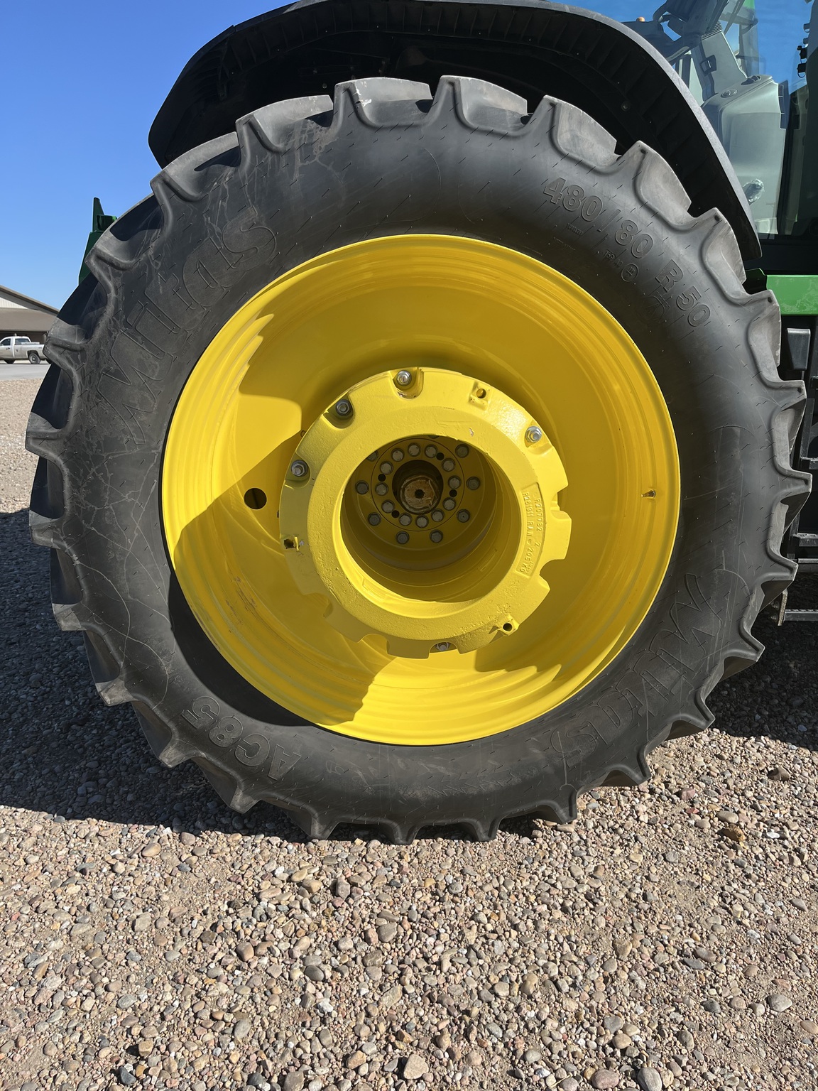 2025 John Deere 8R 340 Image 9