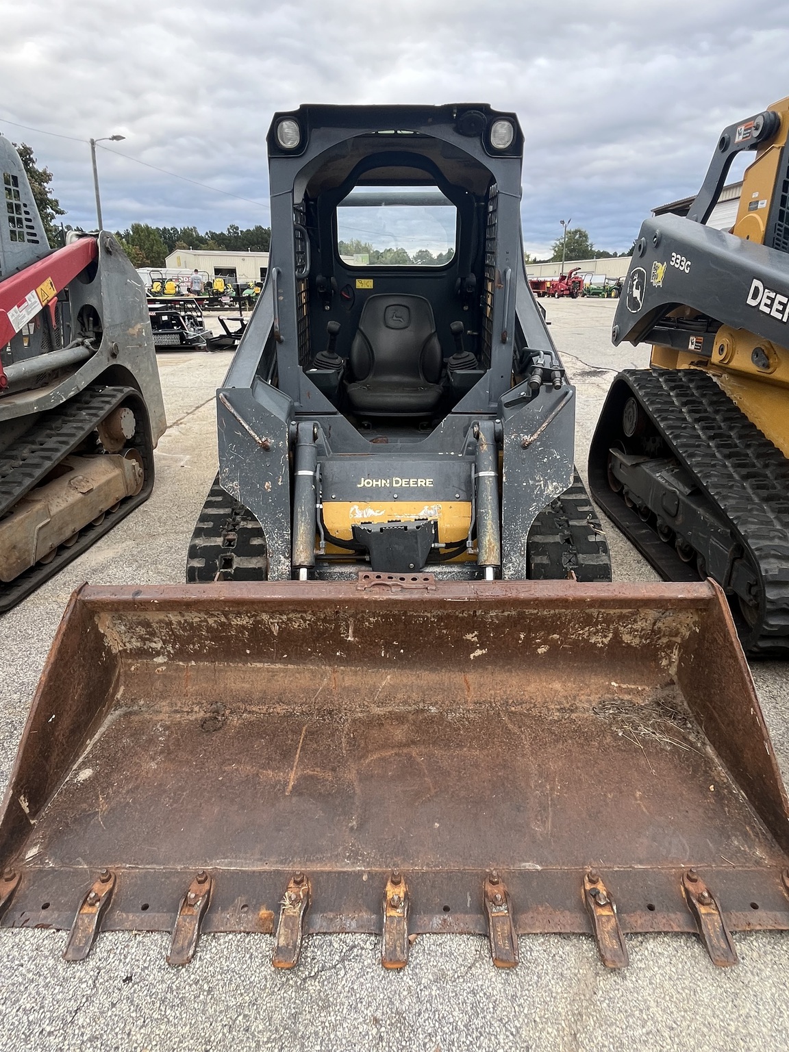 2016 John Deere 317G Image 1