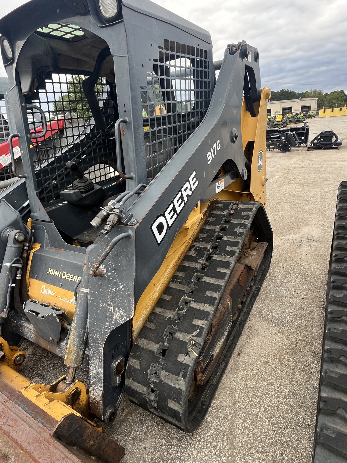 2016 John Deere 317G Image 2