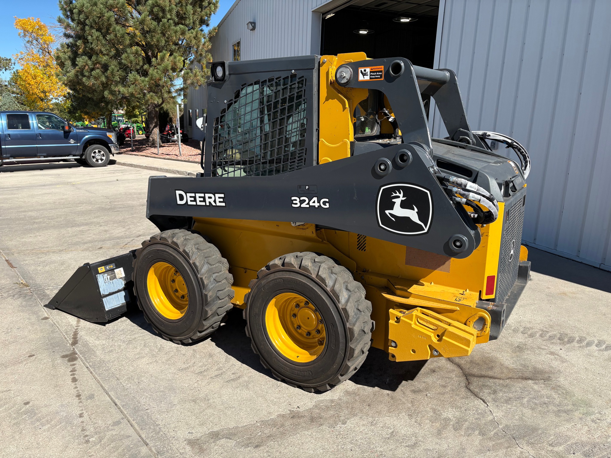 2022 John Deere 324G Image 3