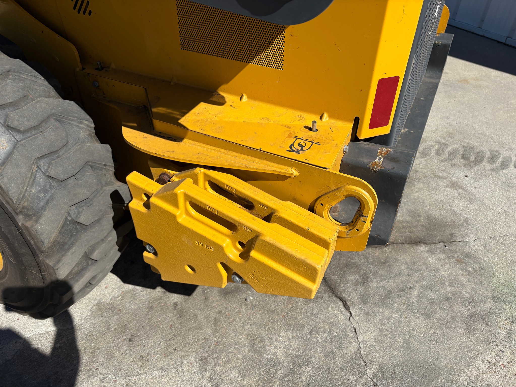 2022 John Deere 324G Image 9