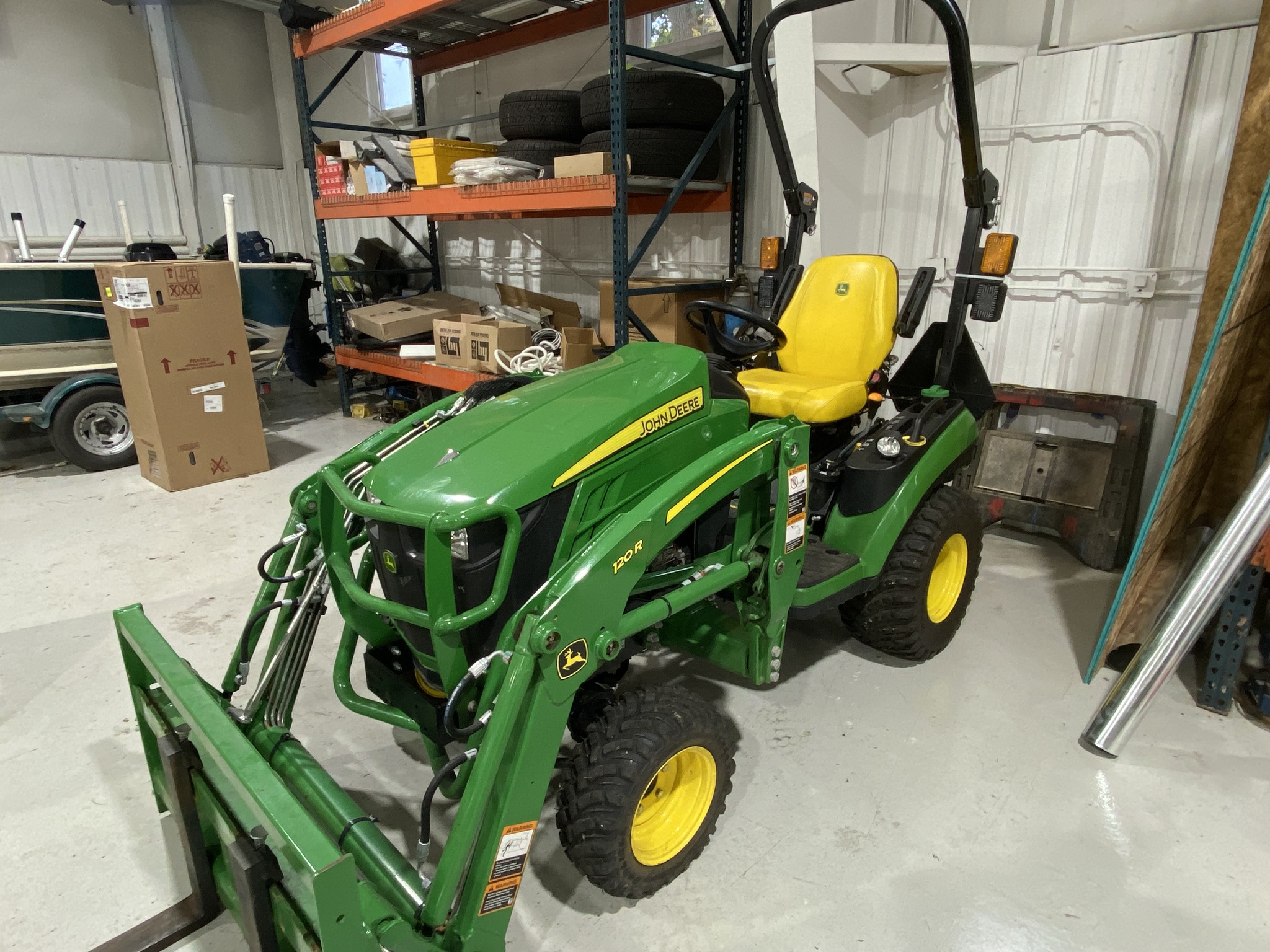 2021 John Deere 1025R Image 1