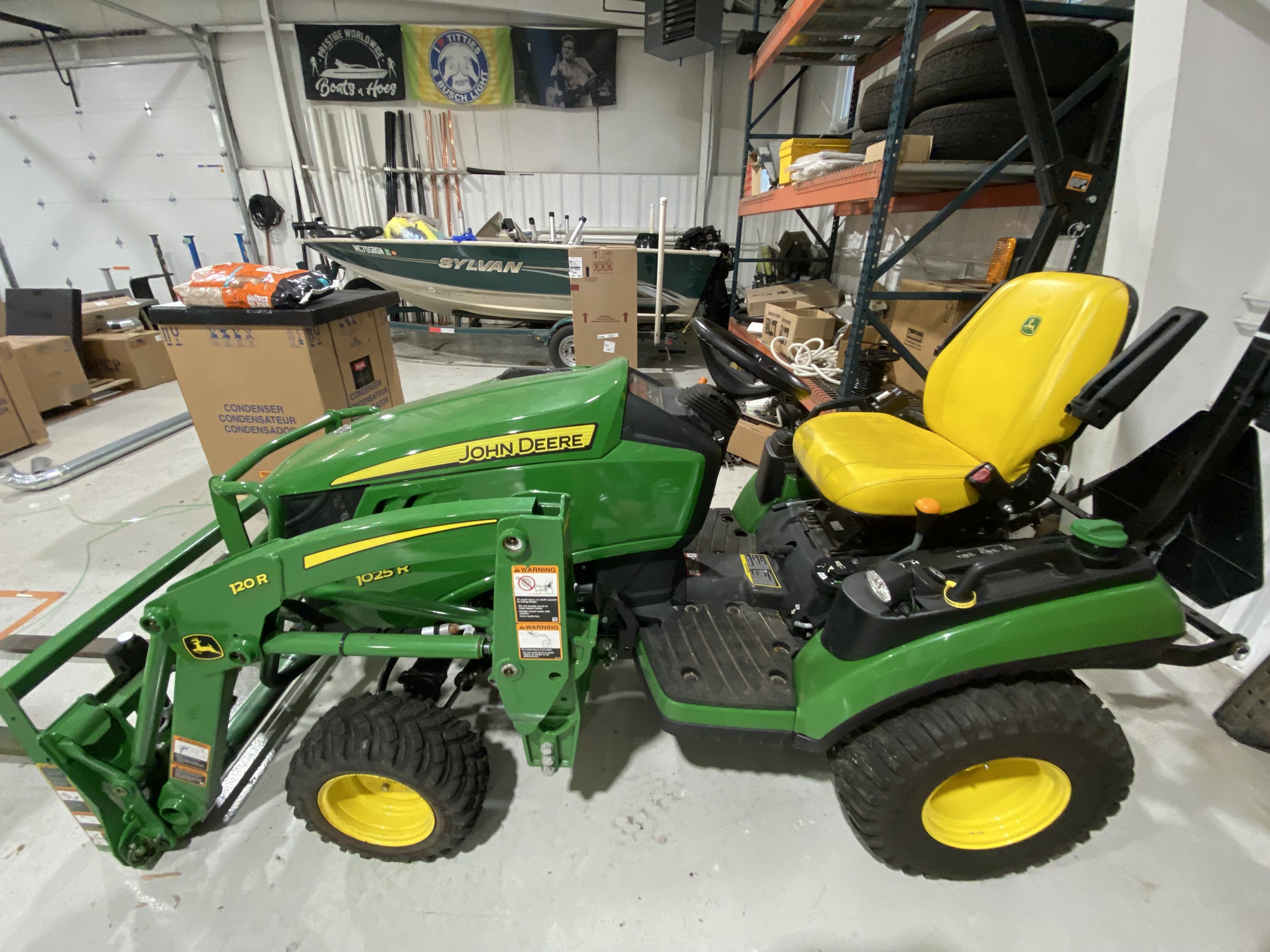 2021 John Deere 1025R Image 6