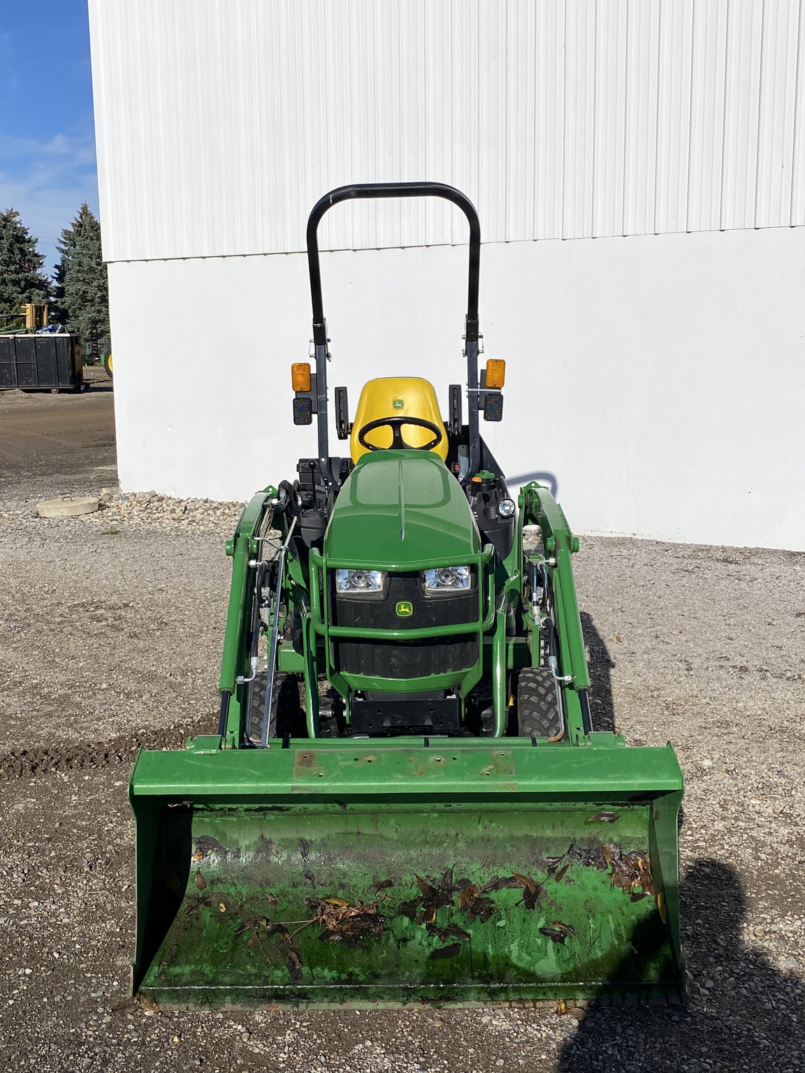 2021 John Deere 1025R Image 8