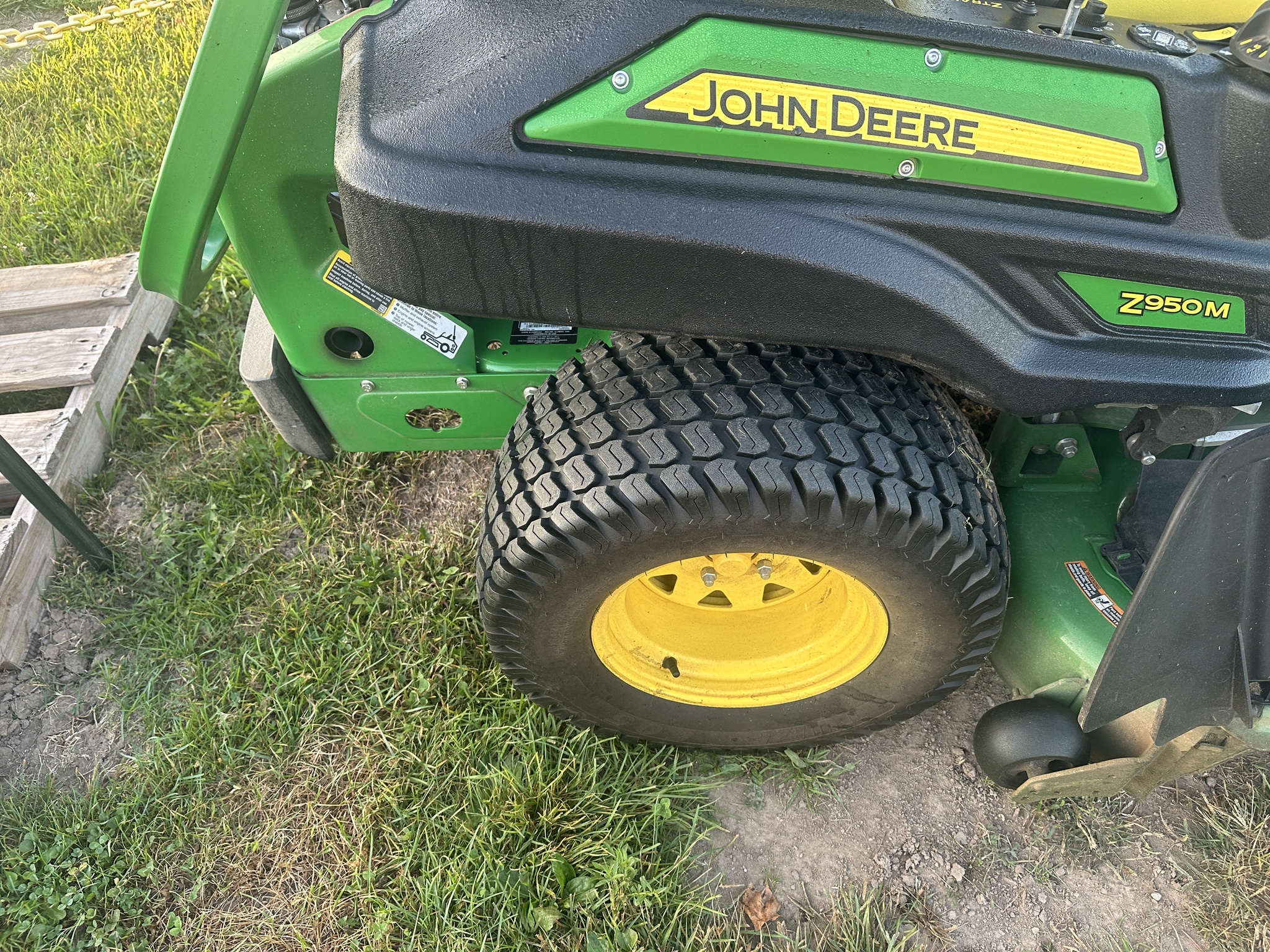 2022 John Deere Z950M Image 7