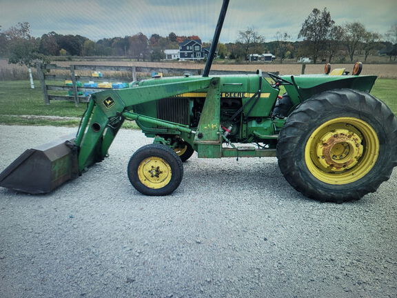 Photo of 1986 John Deere 2350