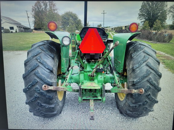 Photo of 1986 John Deere 2350
