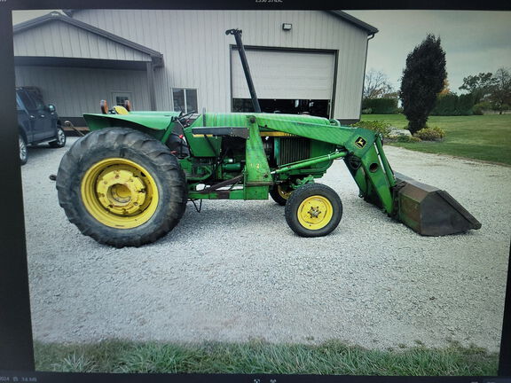 Photo of 1986 John Deere 2350