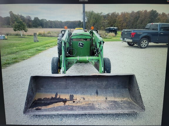 Photo of 1986 John Deere 2350