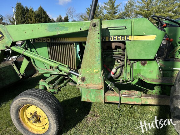 Photo of 1986 John Deere 2350