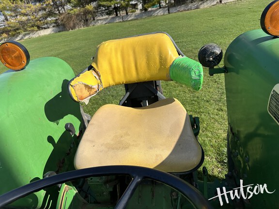 Photo of 1986 John Deere 2350
