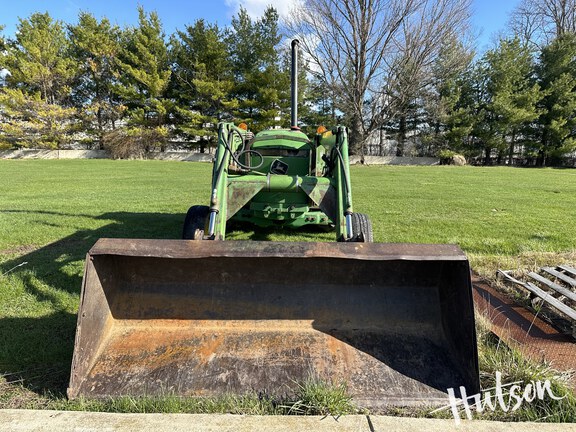Photo of 1986 John Deere 2350