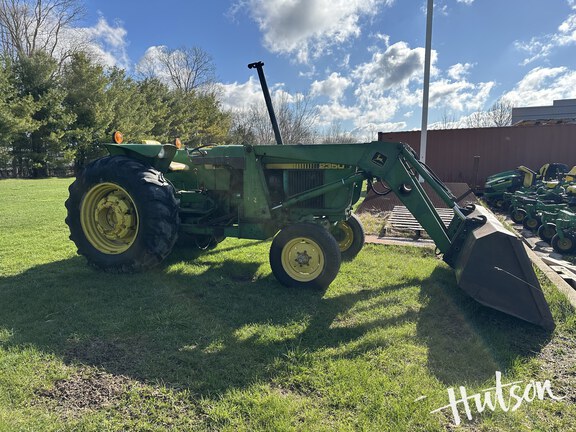 Photo of 1986 John Deere 2350