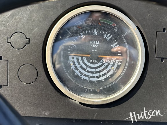 Photo of 1986 John Deere 2350