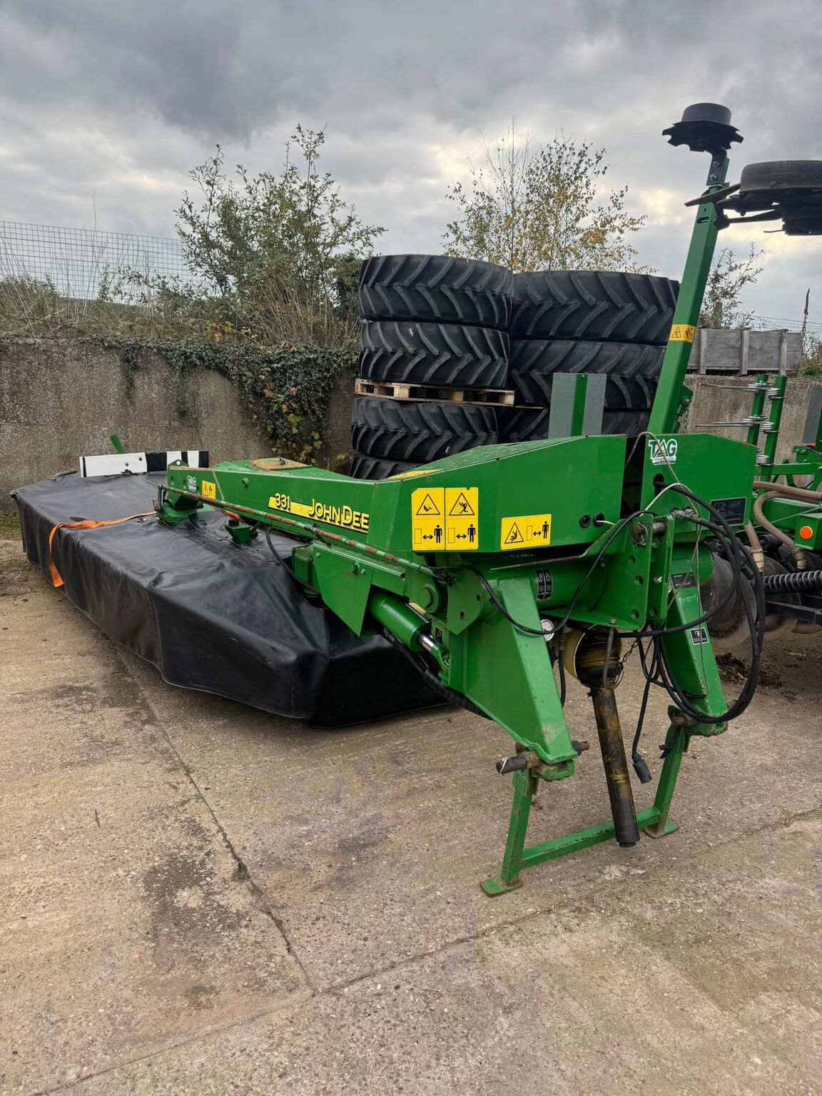 2006 John Deere 331