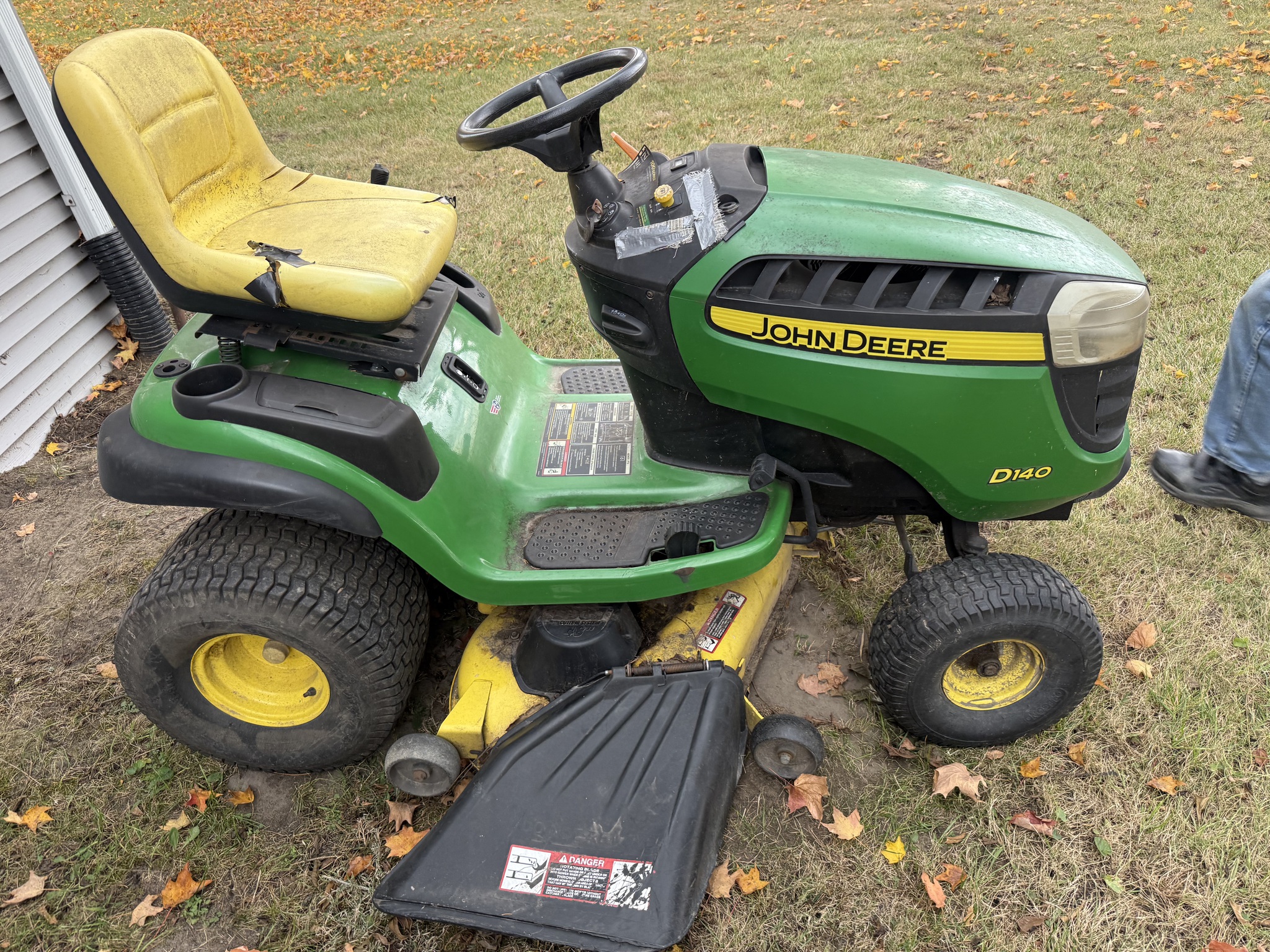 2017 John Deere D140 Image 11