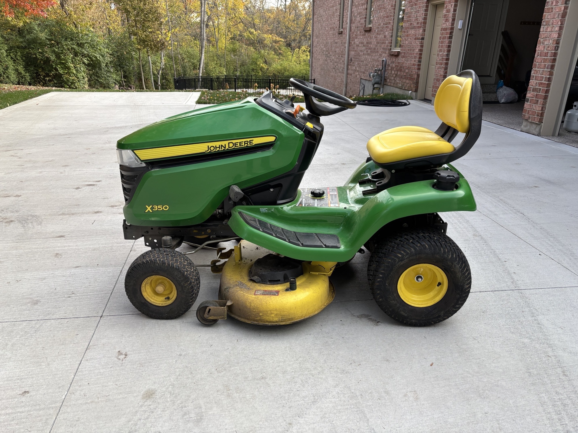 Used 2020 John Deere X350 Lawn & Garden Tractors at Koenig Equipment in Lebanon, OH - PhotoXL0