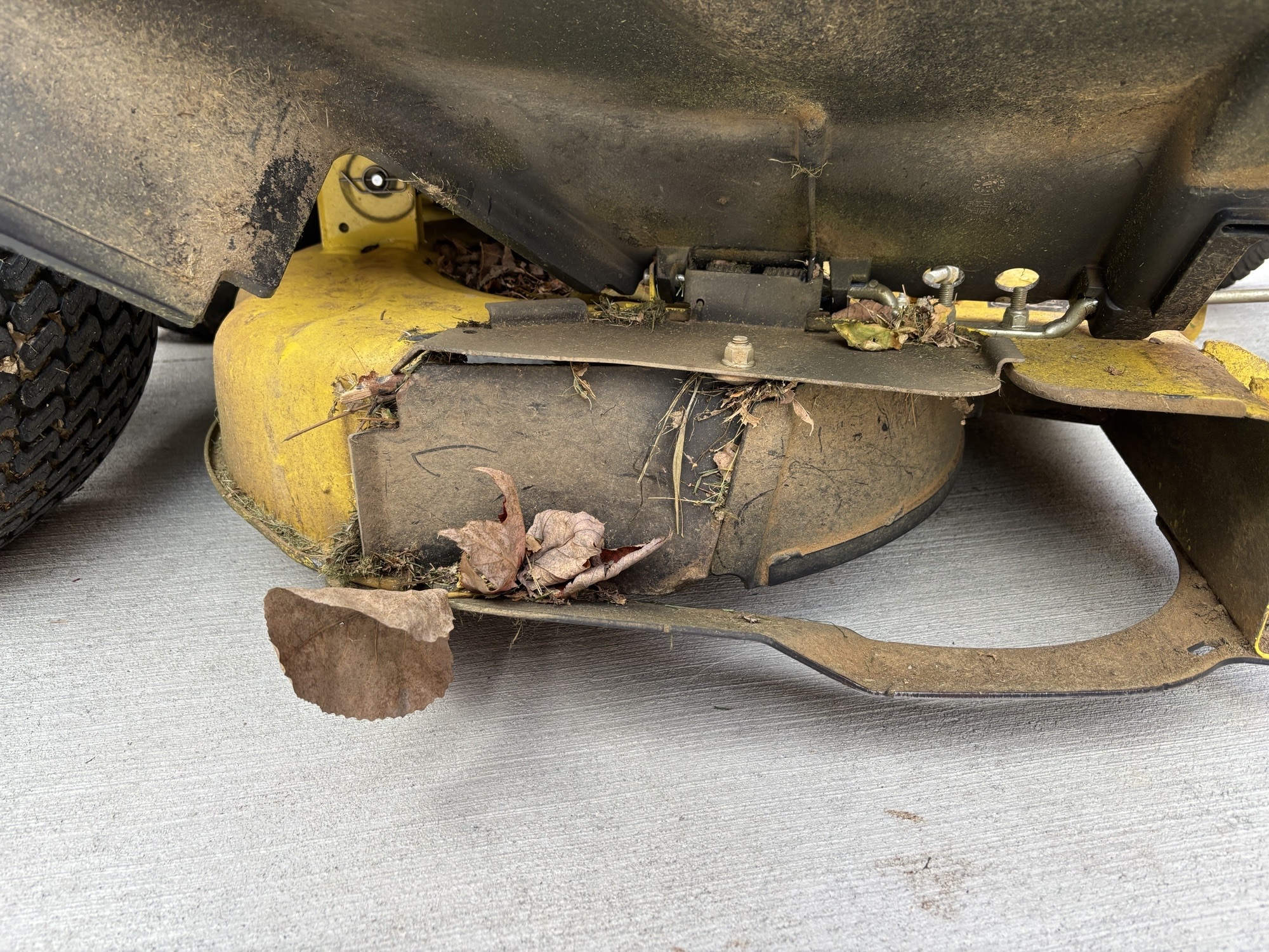 Used 2020 John Deere X350 Lawn & Garden Tractors at Koenig Equipment in Lebanon, OH - PhotoXL12