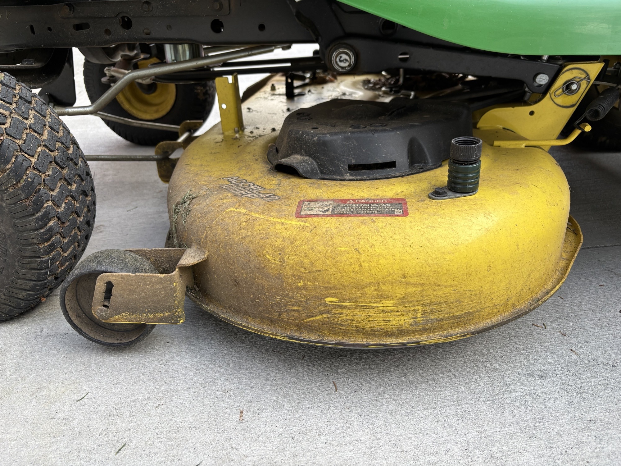 Used 2020 John Deere X350 Lawn & Garden Tractors at Koenig Equipment in Lebanon, OH - PhotoXL13