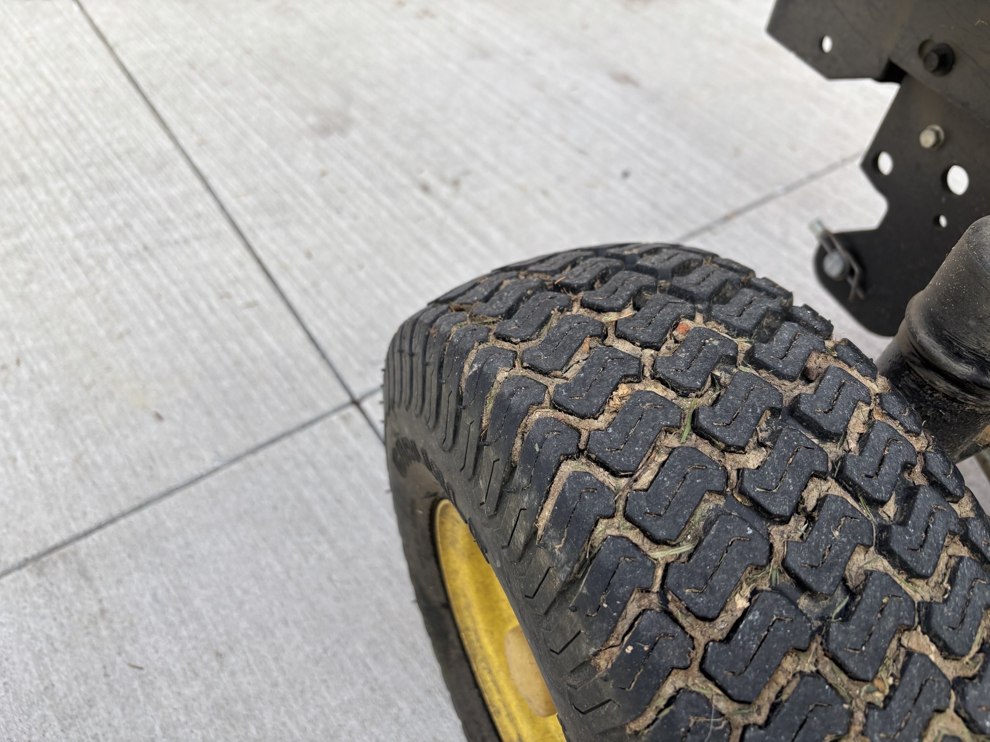 Used 2020 John Deere X350 Lawn & Garden Tractors at Koenig Equipment in Lebanon, OH - PhotoXL15