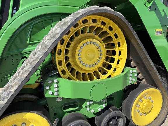Used 2025 John Deere 9RX 590 Track Tractors at Horizon Ag & Turf in Edmonton West, AB - Photo9