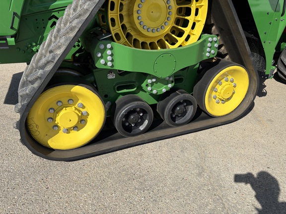 Used 2025 John Deere 9RX 590 Track Tractors at Horizon Ag & Turf in Edmonton West, AB - Photo12