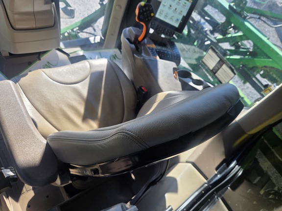 Photo of 2018 John Deere R4030