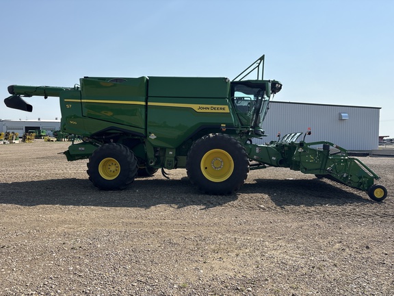 Used 2025 John Deere S7 900 Combines at Horizon Ag & Turf in Lloydminster, AB - Photo5