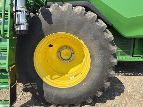 Used 2025 John Deere S7 900 Combines at Horizon Ag & Turf in Lloydminster, AB - Photo14