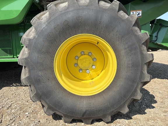 Used 2025 John Deere S7 900 Combines at Horizon Ag & Turf in Lloydminster, AB - Photo16