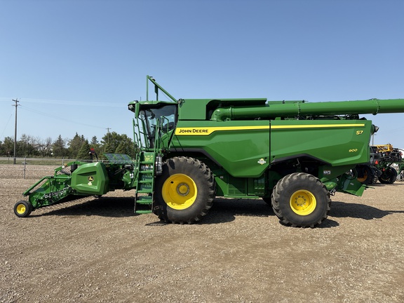 Used 2025 John Deere S7 900 Combines at Horizon Ag & Turf in Lloydminster, AB - Photo12