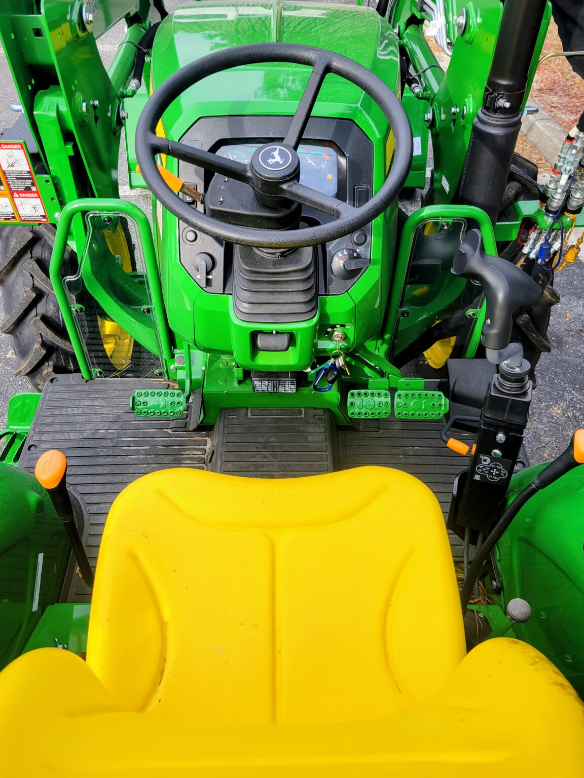 2025 John Deere 5060E Image 4