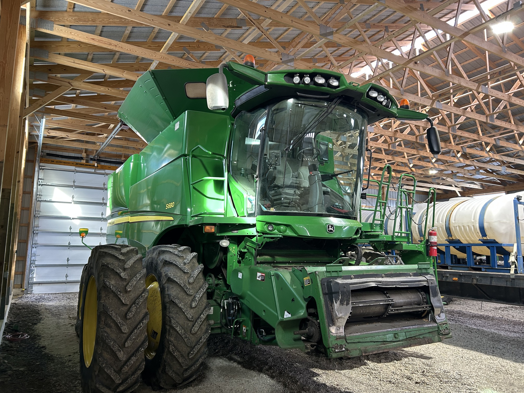 2013 John Deere S680 Image 2