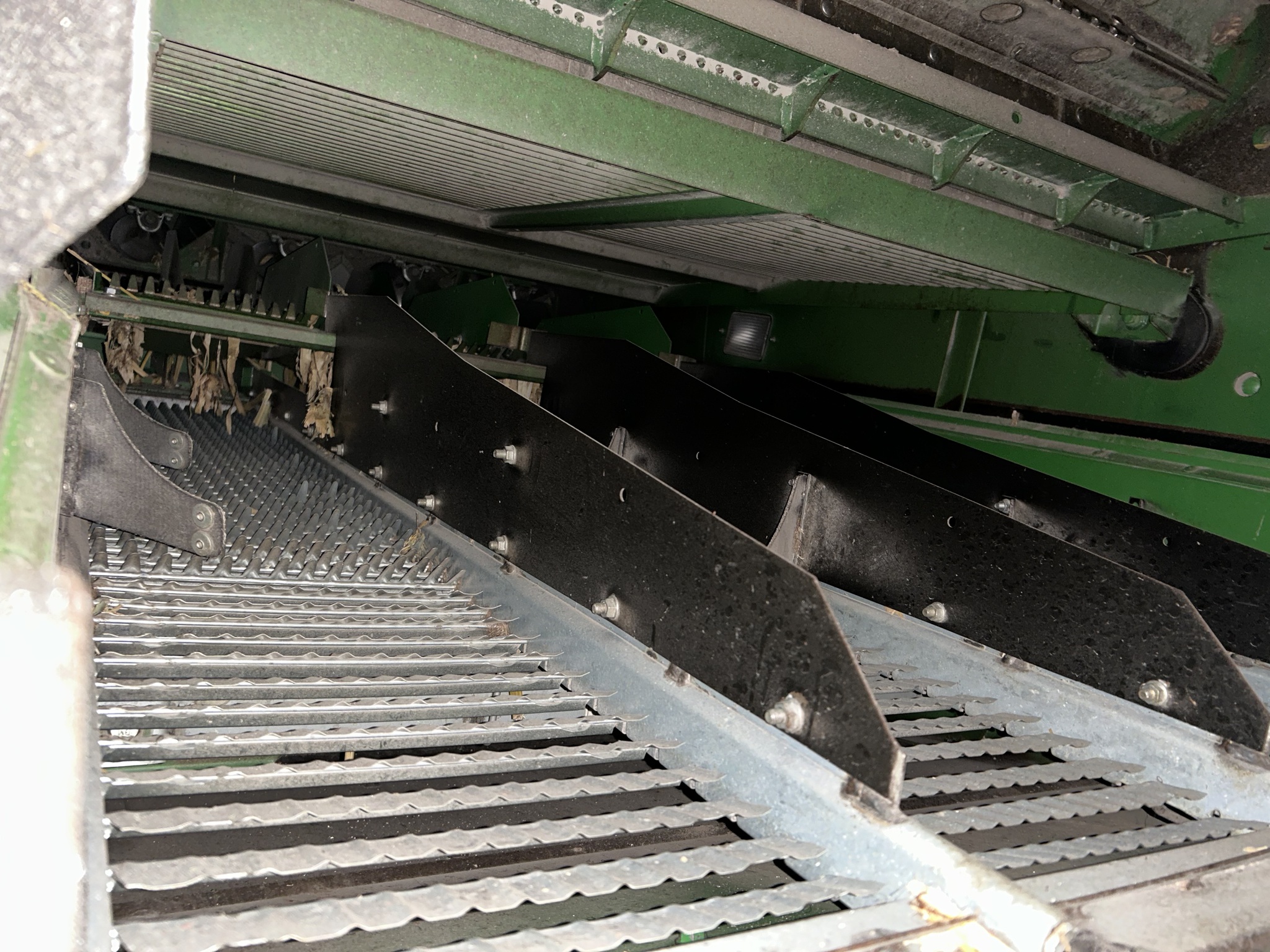 2013 John Deere S680 Image 16