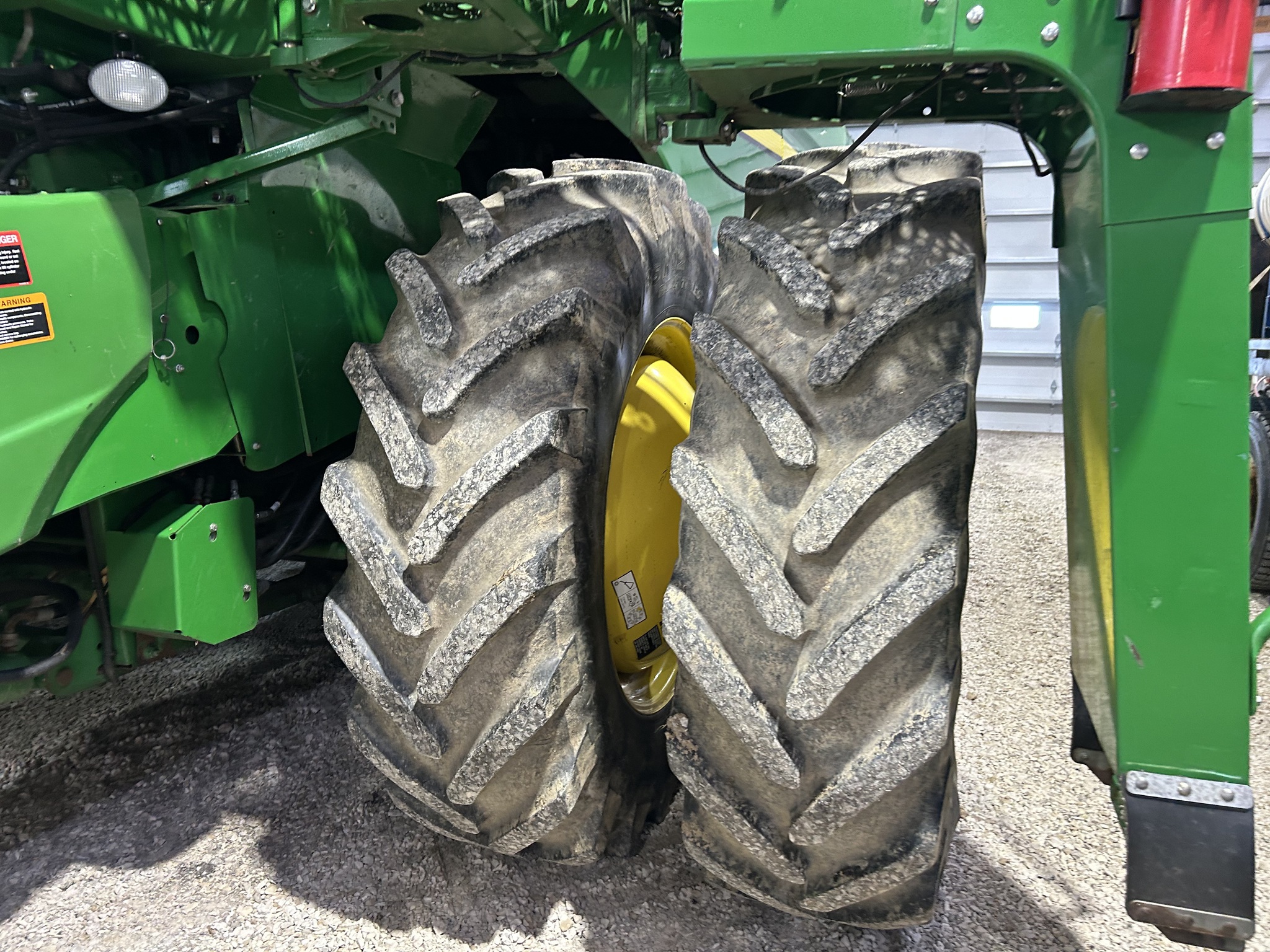 2013 John Deere S680 Image 15