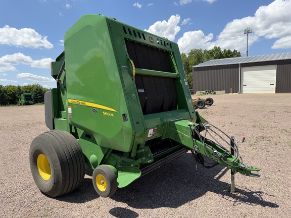  John Deere 560M