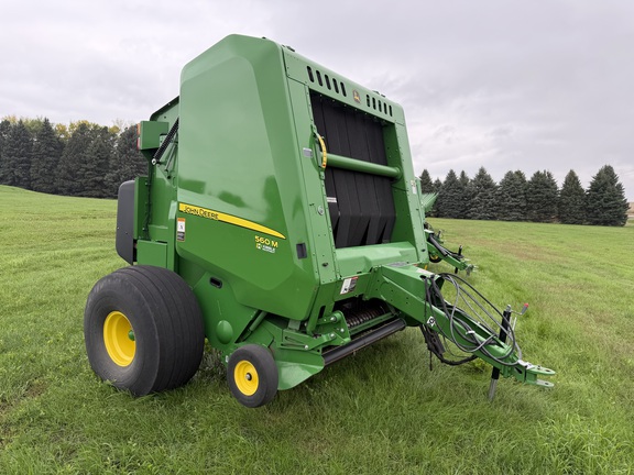  John Deere 560M