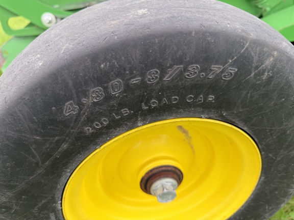 2021 John Deere 560M - Photo9