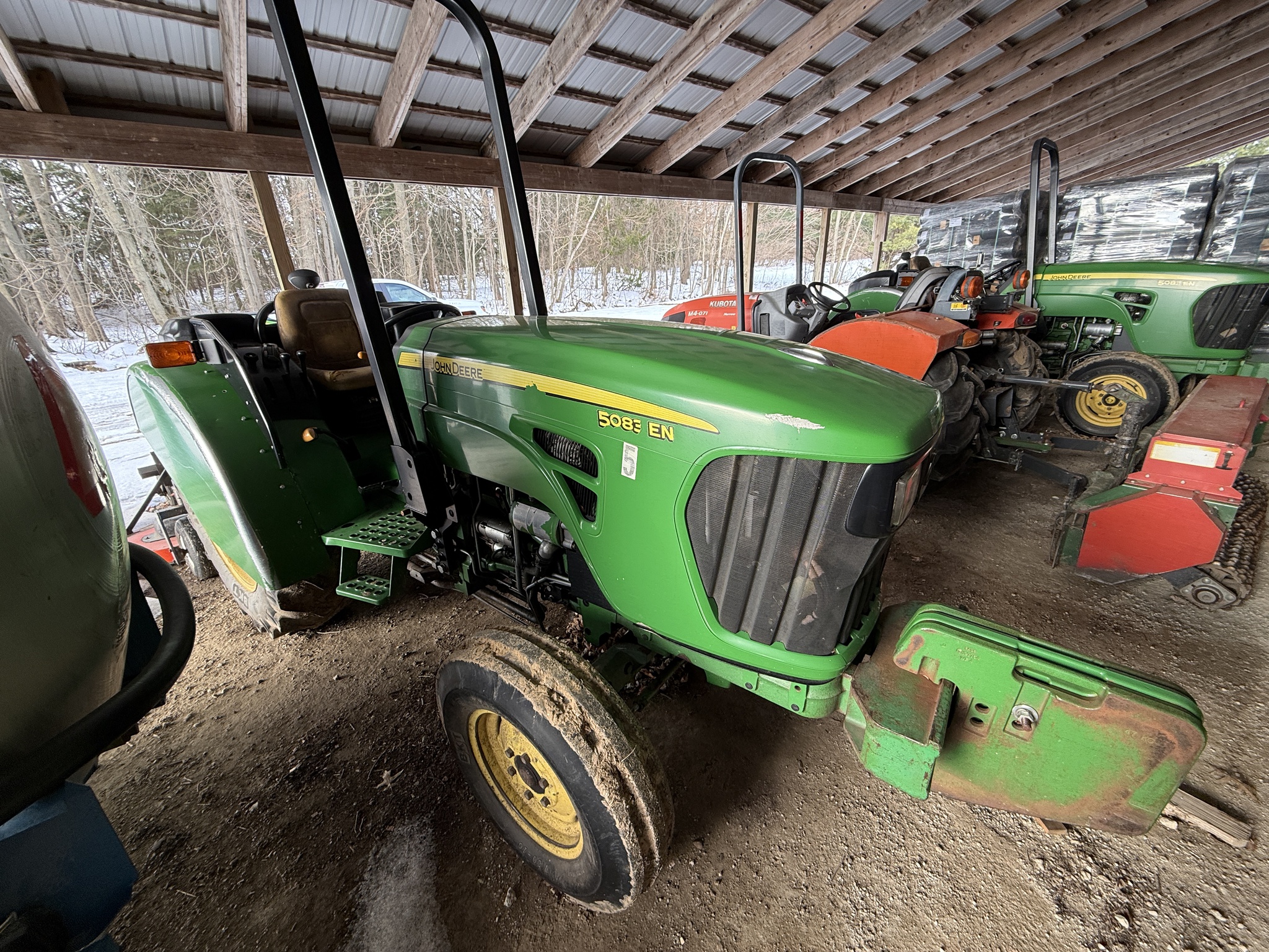 2011 John Deere 5083EN Image 1