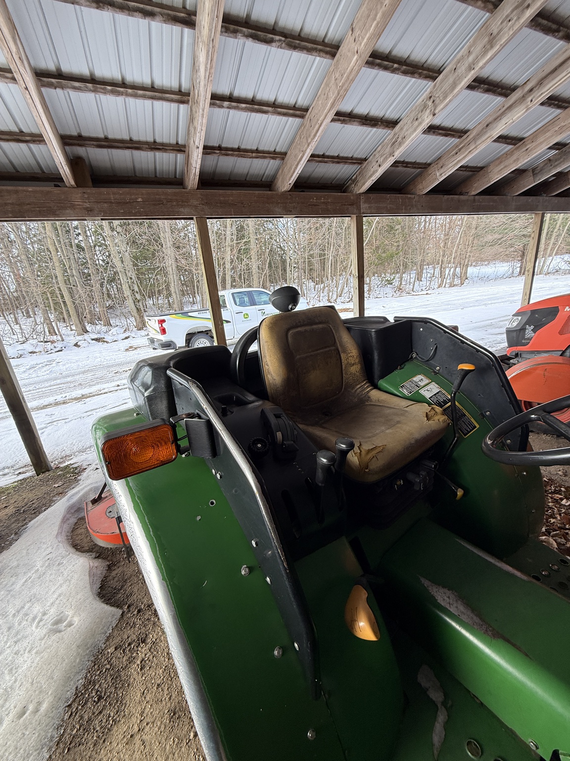 2011 John Deere 5083EN Image 3