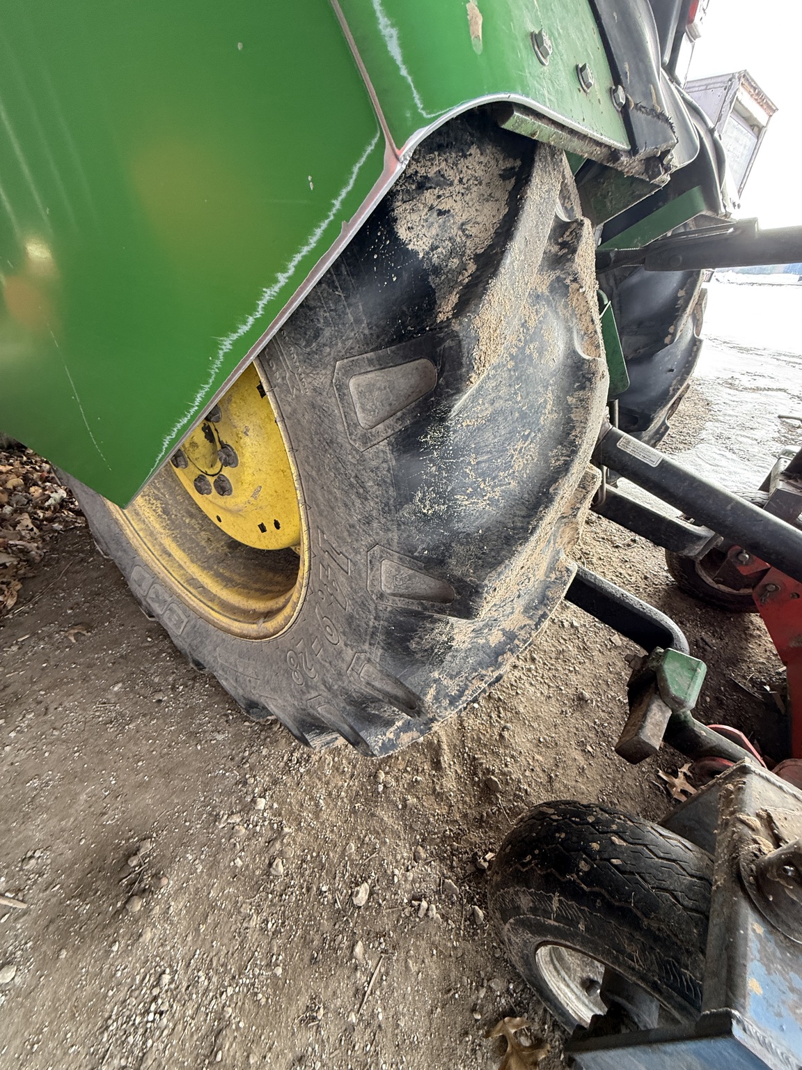 2011 John Deere 5083EN Image 7