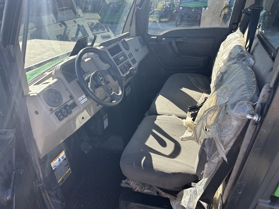 2024 John Deere XUV 835R (11th thumbnail)