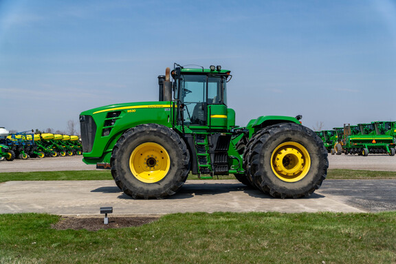 Used 2010 John Deere 9530 Articulated 4WD Tractors at Koenig Equipment in Anna, OH - Photo1