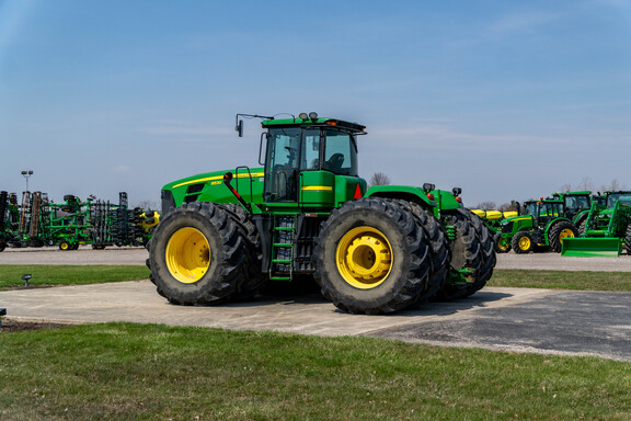 Used 2010 John Deere 9530 Articulated 4WD Tractors at Koenig Equipment in Anna, OH - Photo2