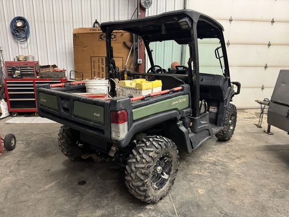 Photo of 2021 John Deere XUV 835M