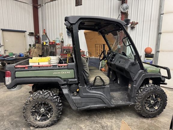 Photo of 2021 John Deere XUV 835M