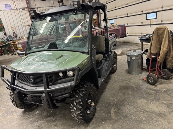 Photo of 2021 John Deere XUV 835M